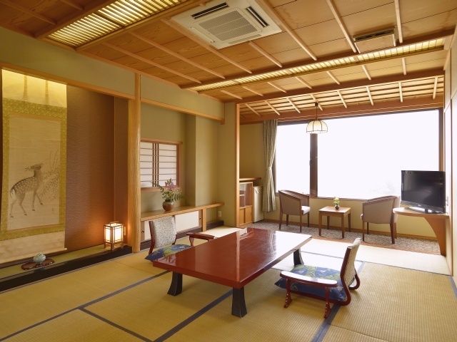 ホテル龍登園 嘉瀬川に面した眺望の良い和室タイプです