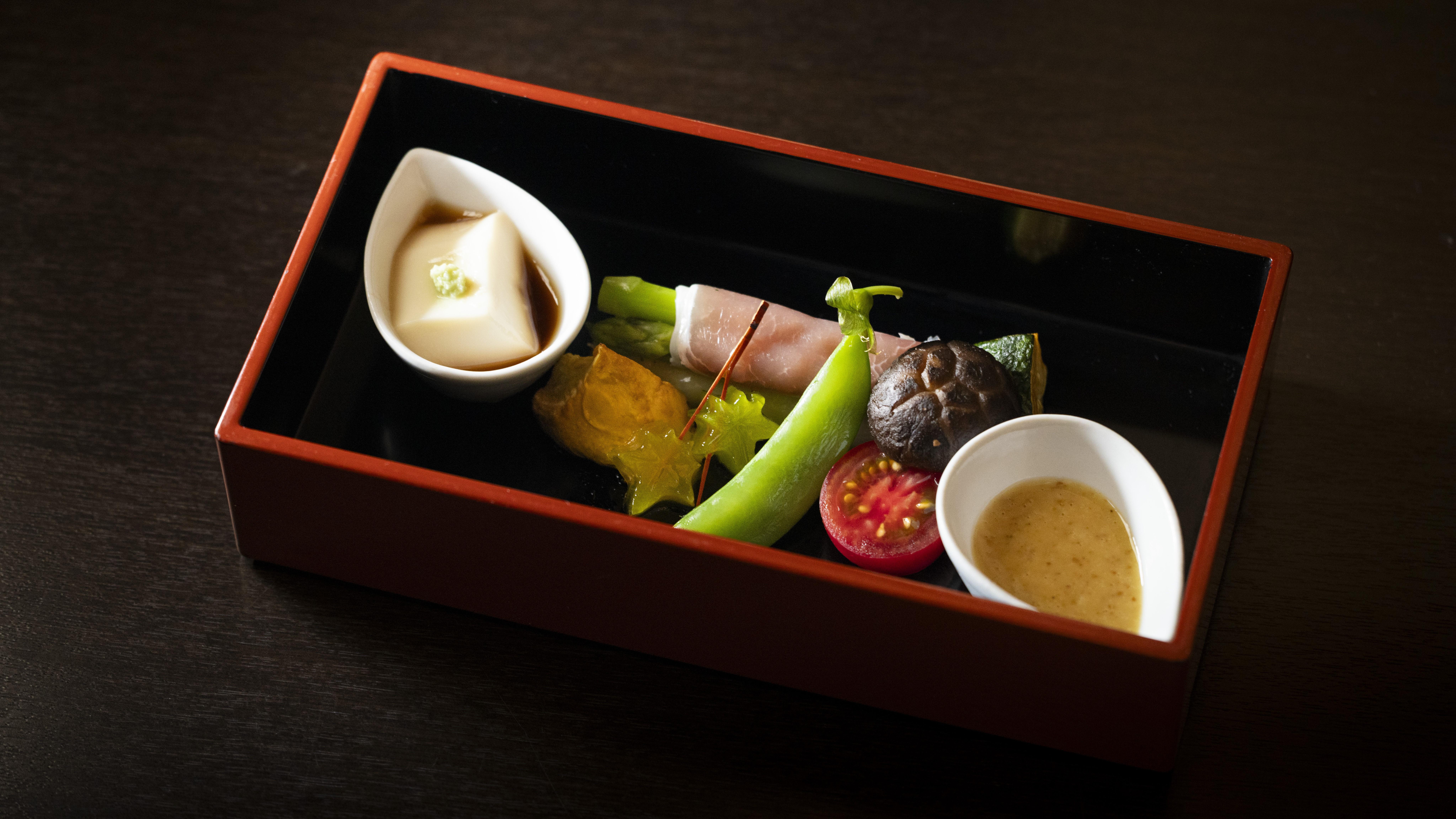 和多屋別荘 【ご夕食17：30スタートお約束】ワンランク上の贅沢～きたの茶園×瀬頭酒造×利休コラボ懐石