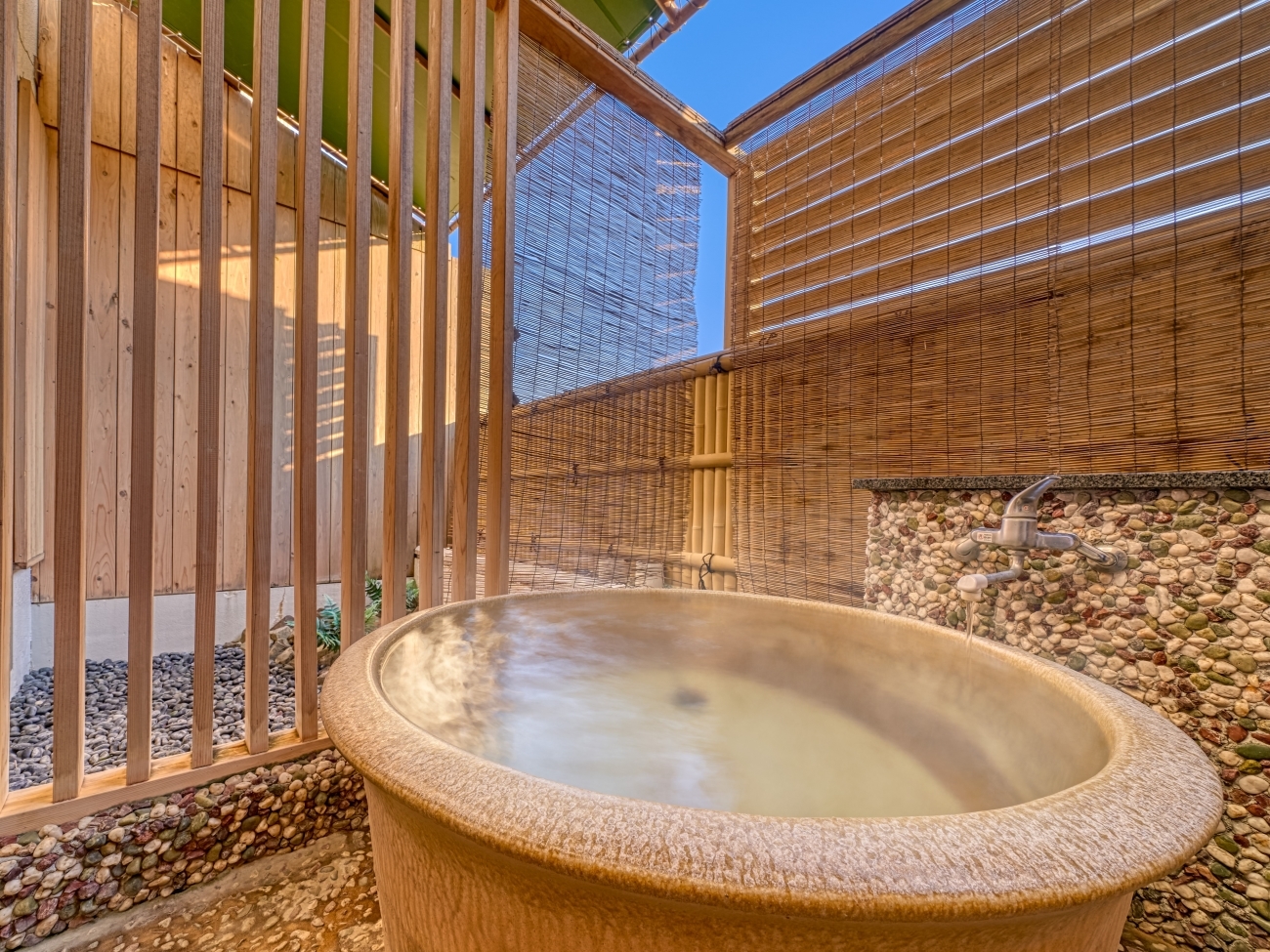 大江戸温泉物語 嬉野館 スタンダード露天風呂付和洋室ツイン　※客室露天風呂の一例