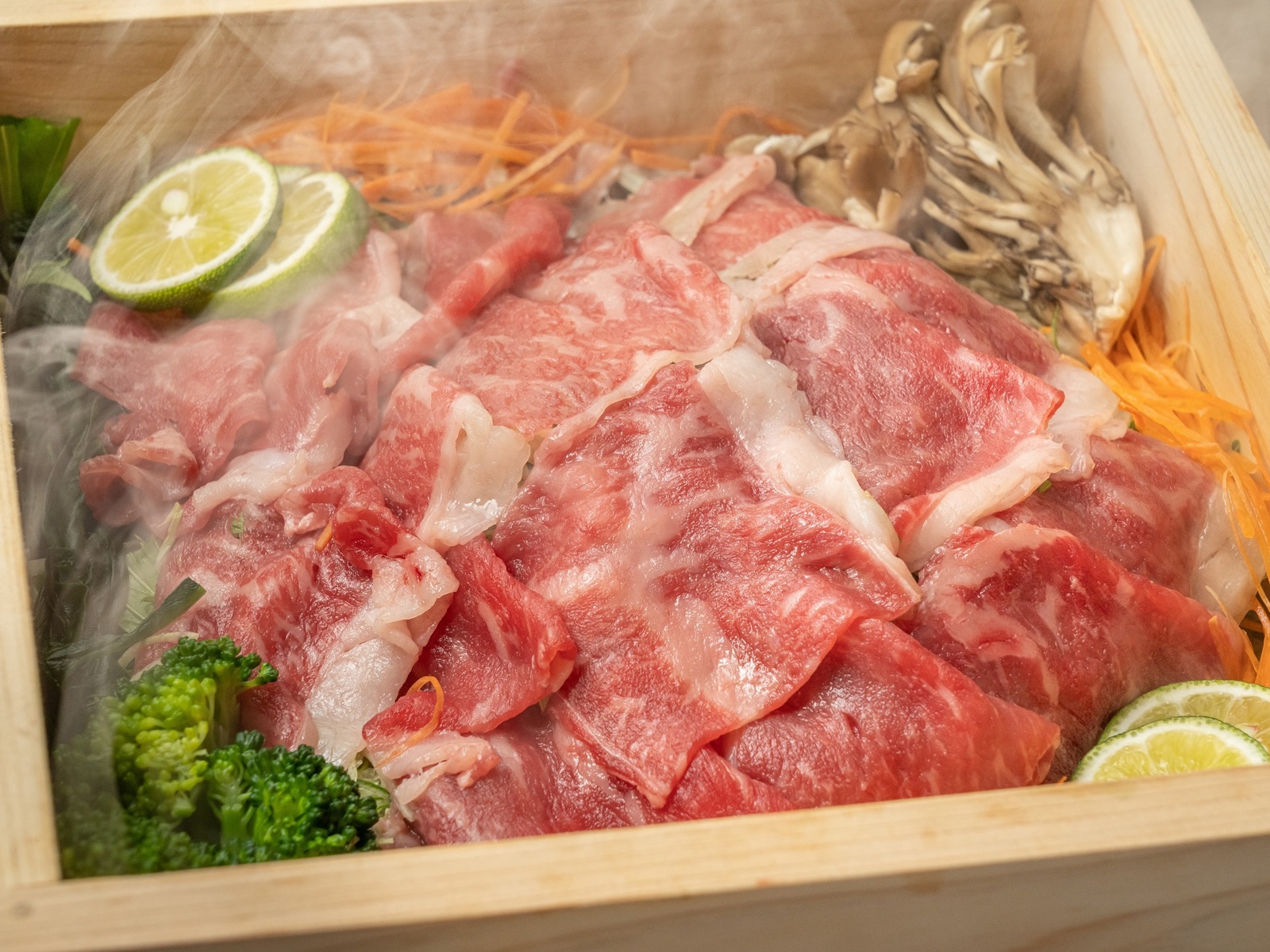 雲仙温泉・源泉かけ流し＆おしどりの池を望む美食の宿　東園 【超希少牛】雲仙あか牛温泉蒸し付懐石プラン