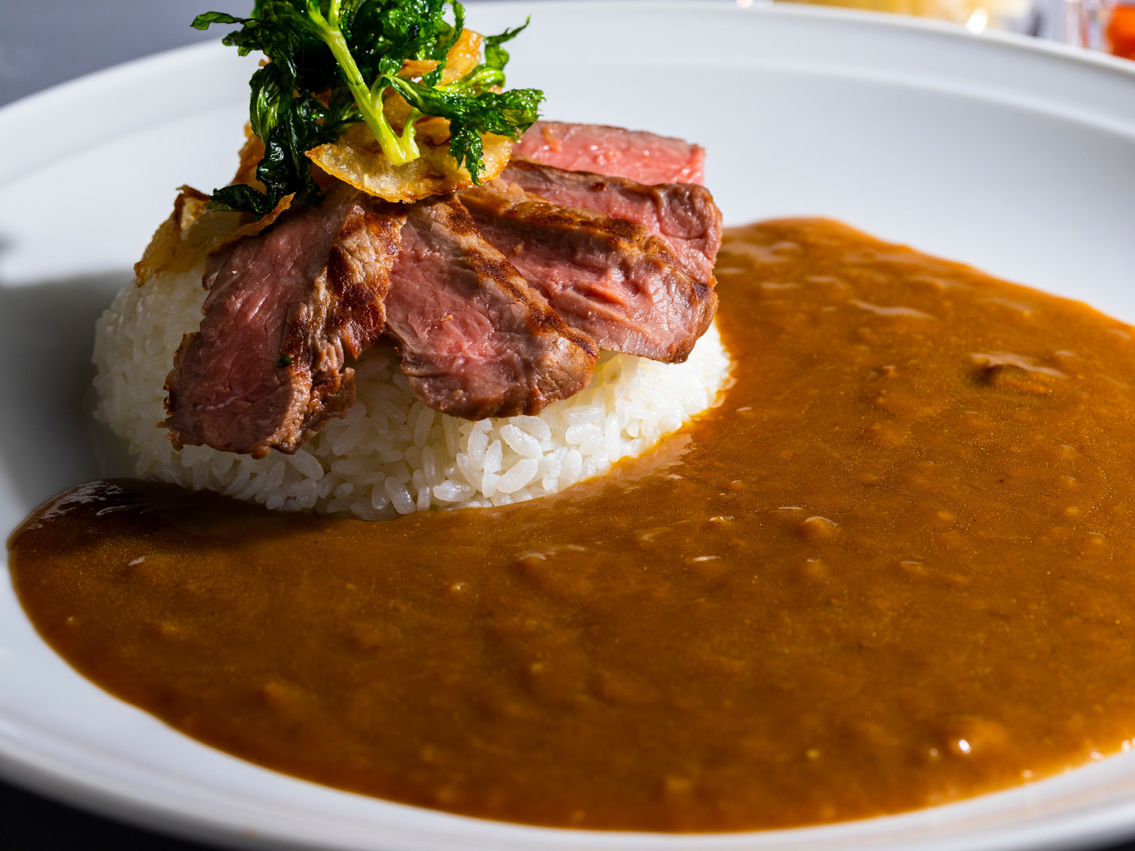 ワン・ステーションホテル熊本 【LOBBY BAR ANDO】牛ステーキカレーセット【カレー+サラダ+ドリンク】