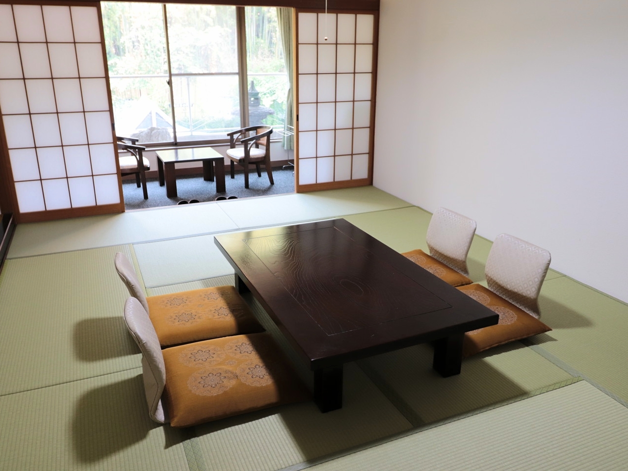 菊池グランドホテル 西館12畳【バス・トイレ付】グループやファミリーで。人...
