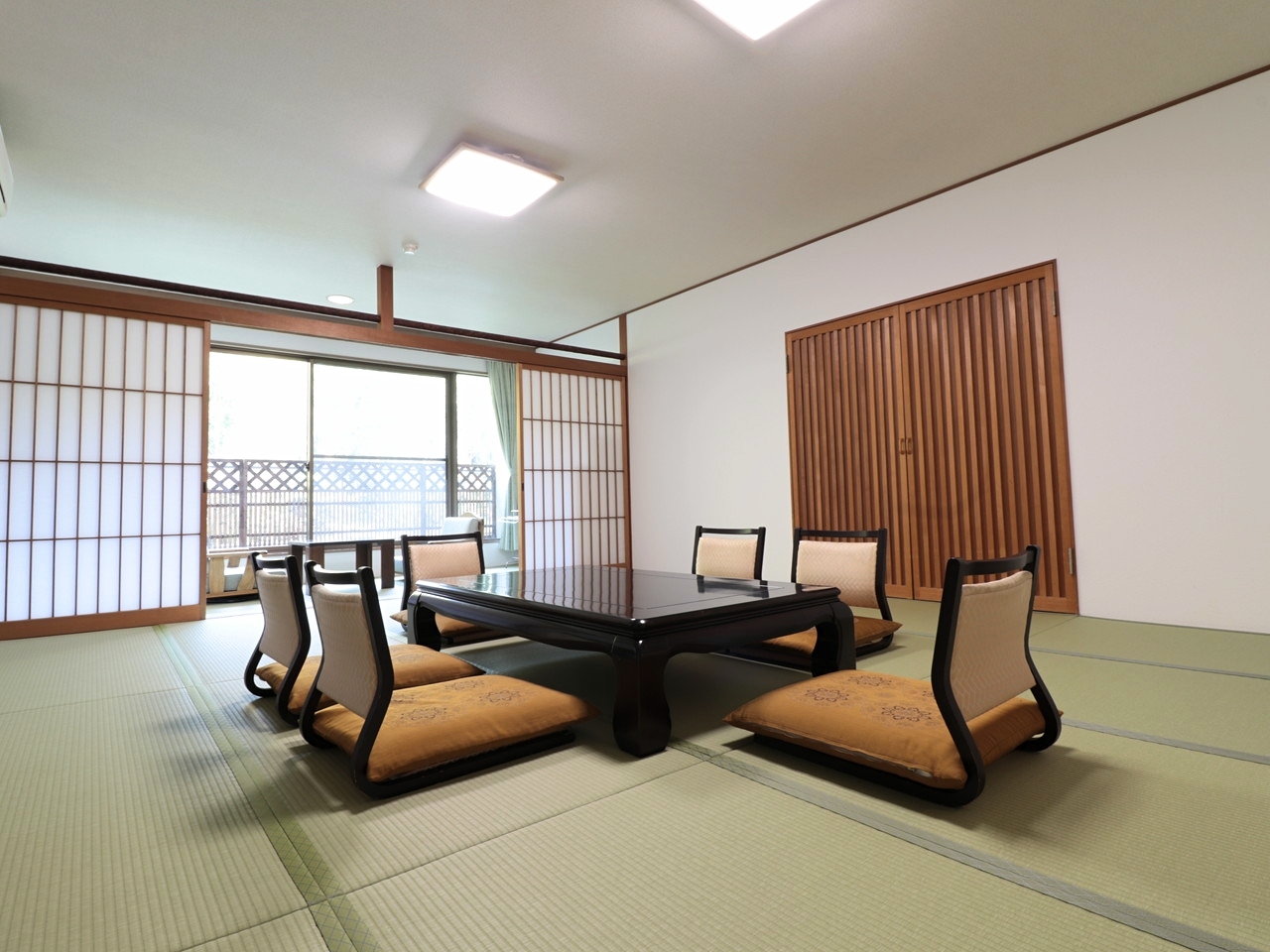 菊池グランドホテル 西館15畳【バス・トイレ付】広々15畳の純和風のお部屋...