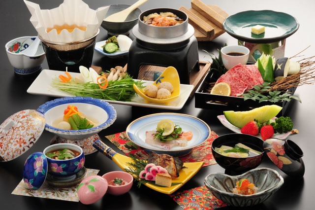 ホテルしらさぎ 人気定番☆スタンダードプラン　四季の会席料理とかけ流しの温泉満喫