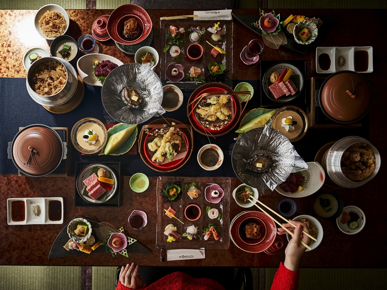 司ロイヤルホテル 【華月亭広間席】料理長厳選　食の極会席　優雅なご夕食【夕朝食付き】