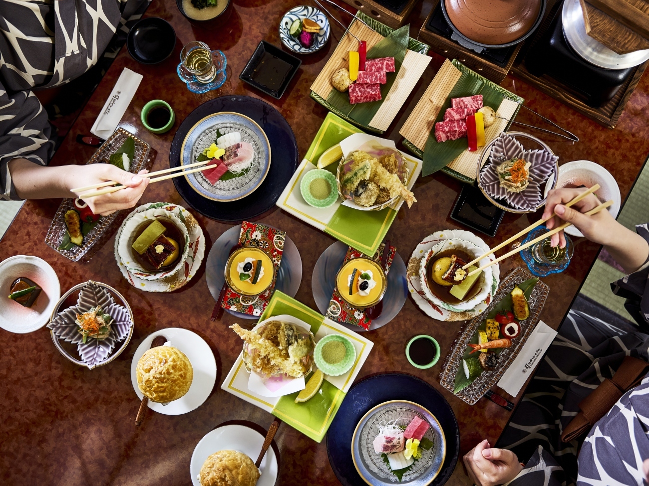 司ロイヤルホテル 季節の会席　広間食【夕朝食付き】