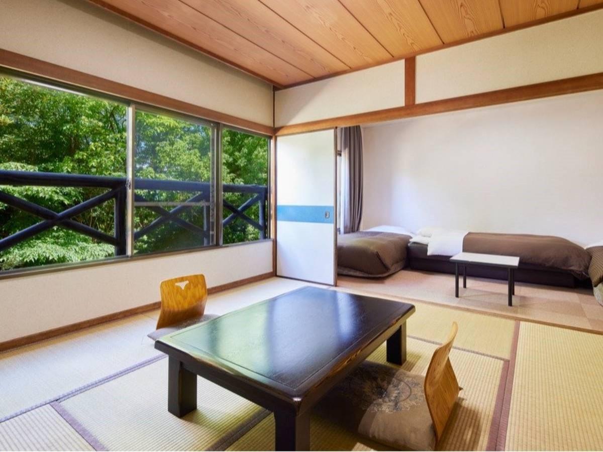亀の井ホテル 阿蘇 パークリゾート イーストウイングファミリールーム_リビング