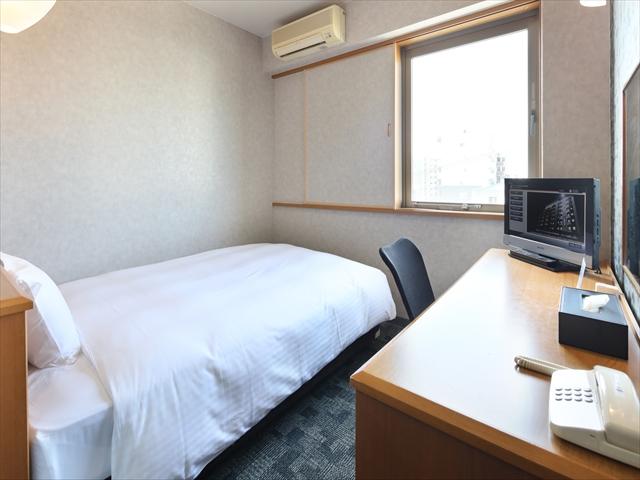 グリーンリッチホテルあそ熊本空港 ダブル　■部屋面積：14.0㎡　■ベッドサイズ：140cm