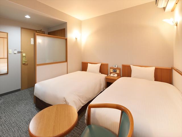 グリーンリッチホテルあそ熊本空港 ツインB　■部屋面積：21.0㎡　■ベッドサイズ：120cm×2台