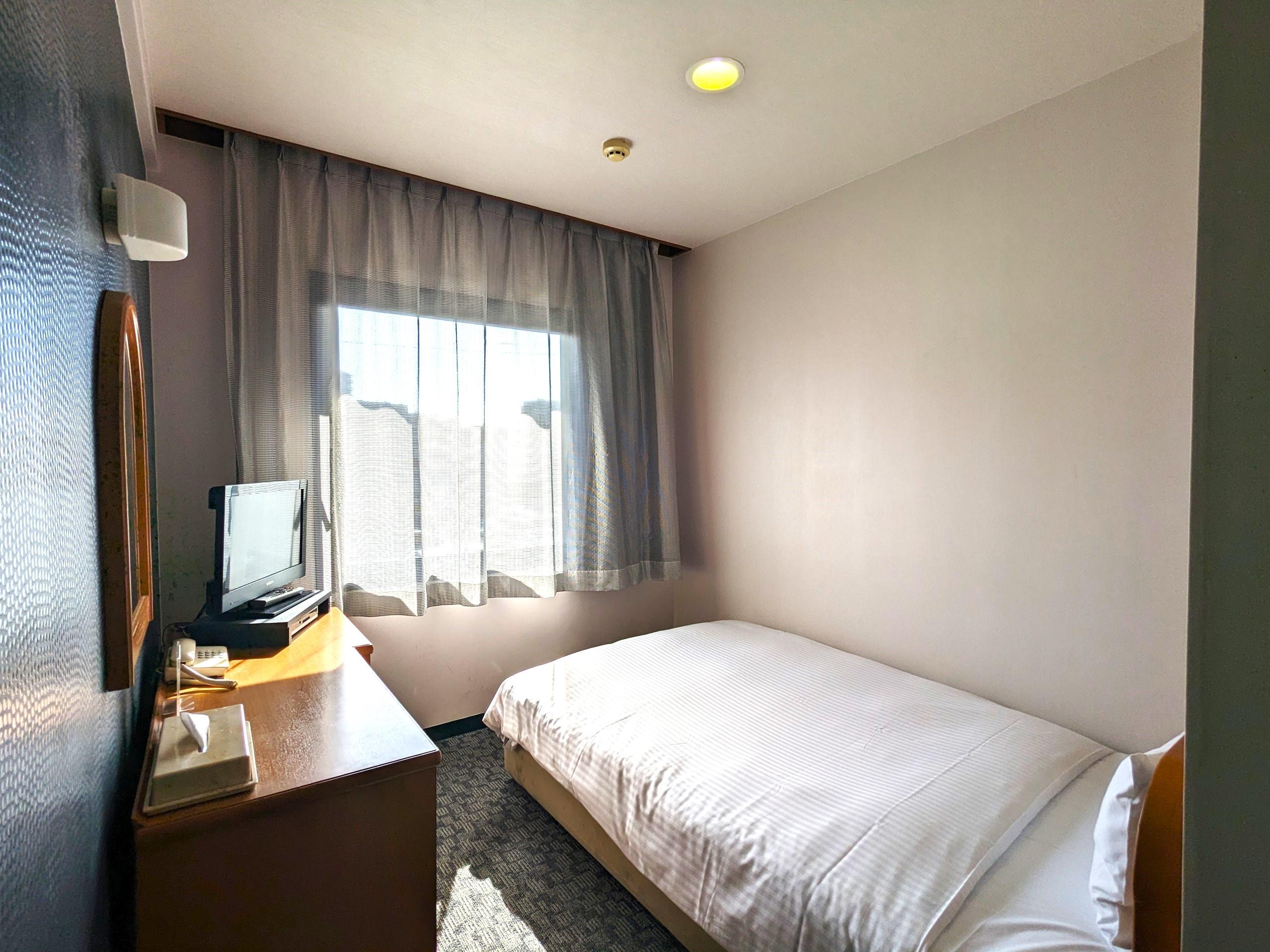 ジーアールホテル水道町 シングル/セミダブルルーム■12.0m²■ベッドサイズ：120cmセミダブル