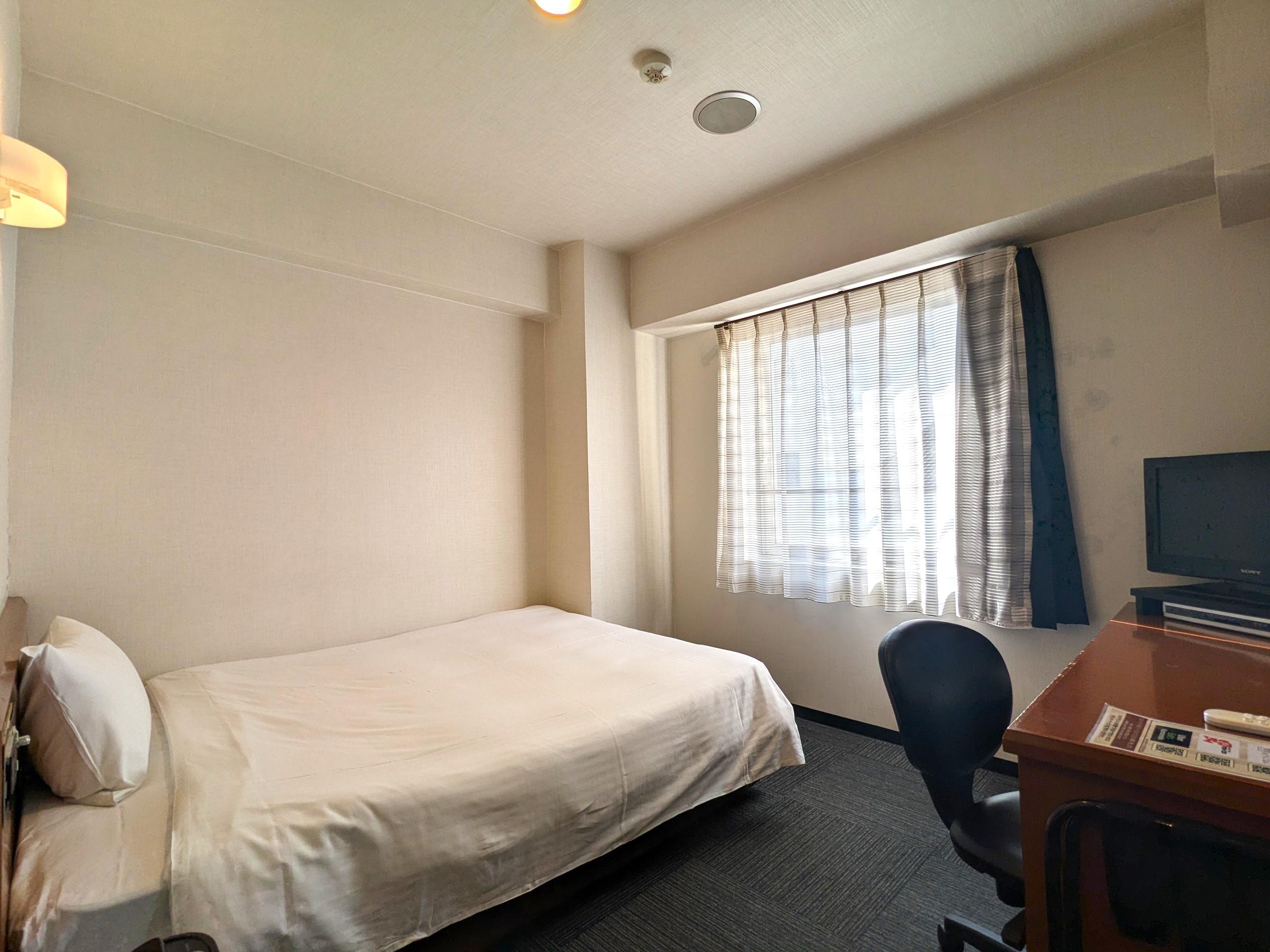 ジーアールホテル銀座通 シングル■部屋面積：15.0m² 　■ベッドサイズ：140cm(ダブルベッド)