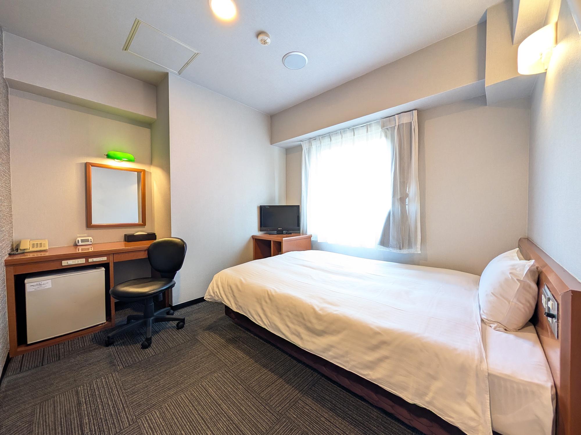 ジーアールホテル銀座通 シングル■部屋面積：15.0m² 　■ベッドサイズ：140cm(ダブルベッド)