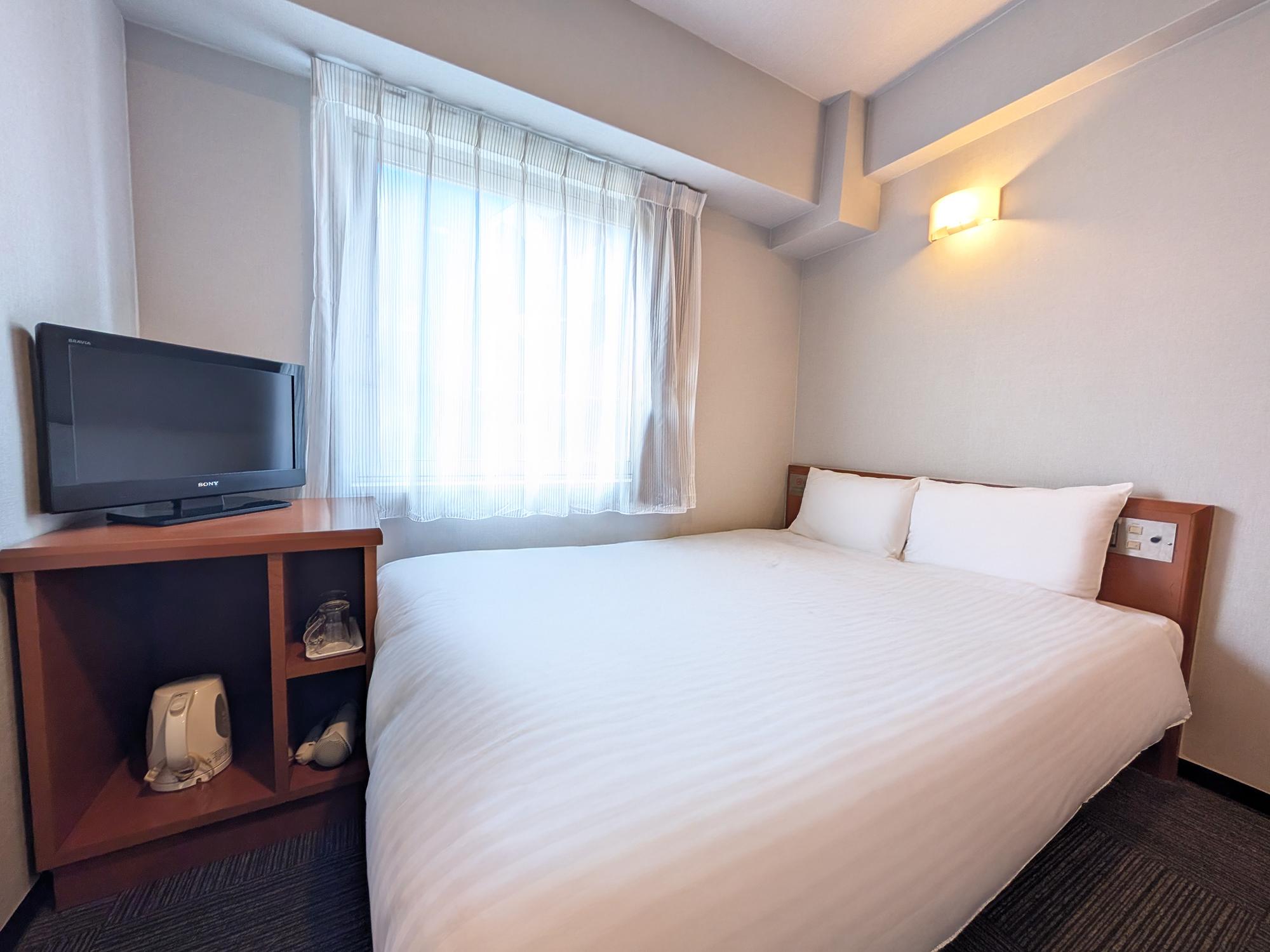 ジーアールホテル銀座通 ダブル■部屋面積：15.0m² 　■ベッドサイズ：140cm(ダブルベッド)