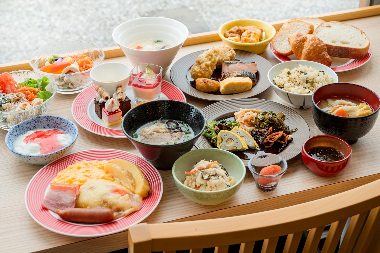 ＨＯＴＥＬ　ＴＨＥ７　熊本 【11時チェックアウト】ゆったりのんびり朝食付きプラン　カップル・ファミリーや友人同士でのご利用におすすめ