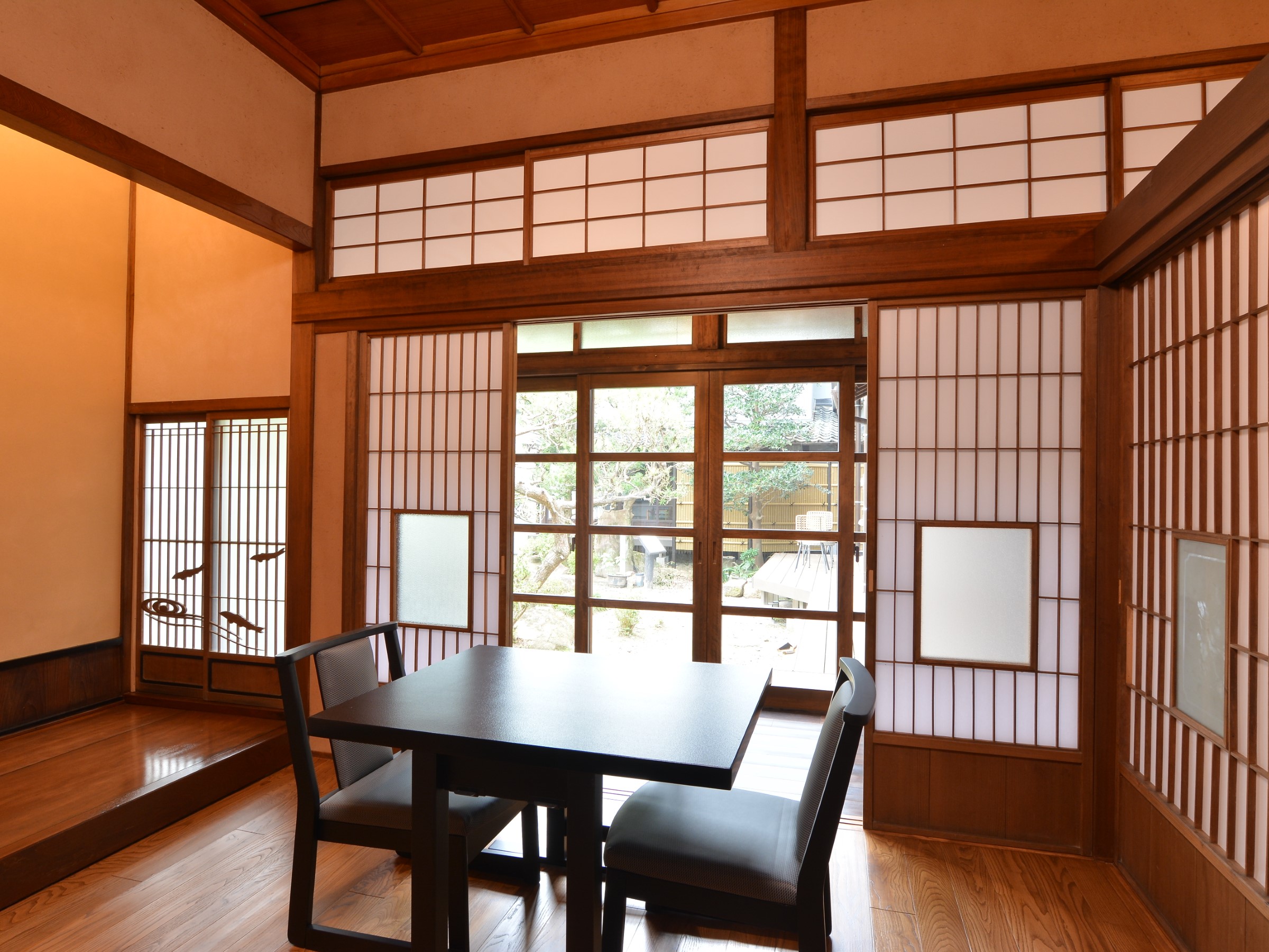 国登録有形文化財の宿　人吉温泉　旅館芳野 【2食付】料亭の味を引き継ぐ四季折々の会席料理と人吉の天然温泉で心和み贅沢なひとときの旅を