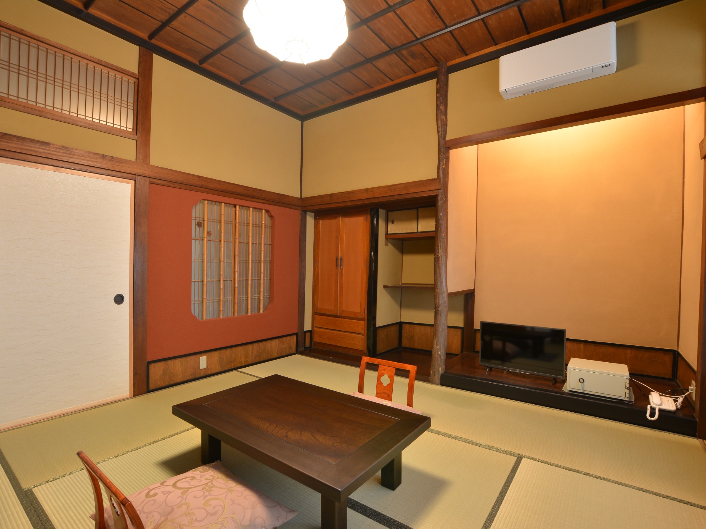 国登録有形文化財の宿　人吉温泉　旅館芳野 【部屋指定なし客室一例】