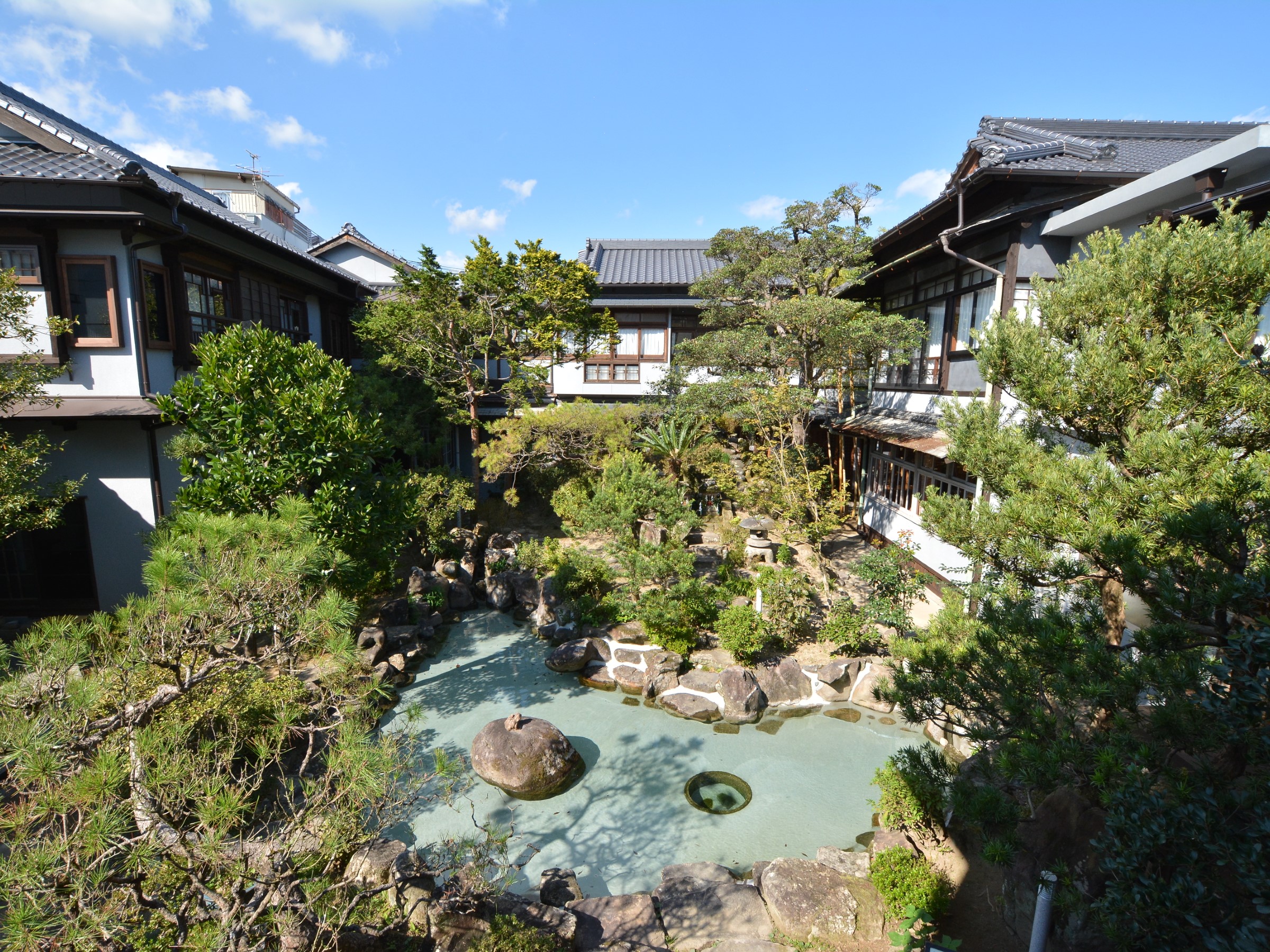 国登録有形文化財の宿　人吉温泉　旅館芳野 【1名様専用】【素泊り】ビジネス利用にもおすすめでお得！百年の歴史ある旅館で源泉掛け流し温泉もご満喫