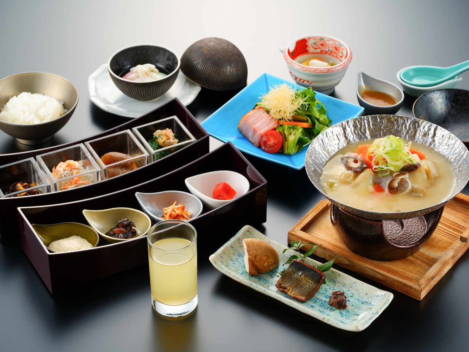 リゾーピア別府 《朝食付》こだわりの和食膳で元気な1日をスタート！ 