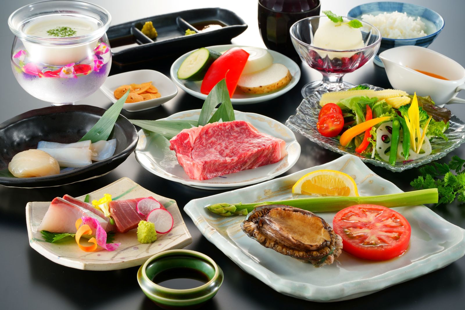 山荘　神和苑 【 鉄板焼　久住コース 】　国産黒毛和牛と鮑のバター焼き付／夕食時間19:30