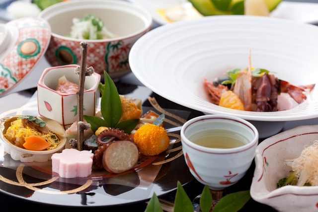 湯布院　山灯館 【お部屋食】季節の味覚を味わう本格懐石（メインは特上おおいた和牛しゃぶしゃぶ）１泊２食基本プラン