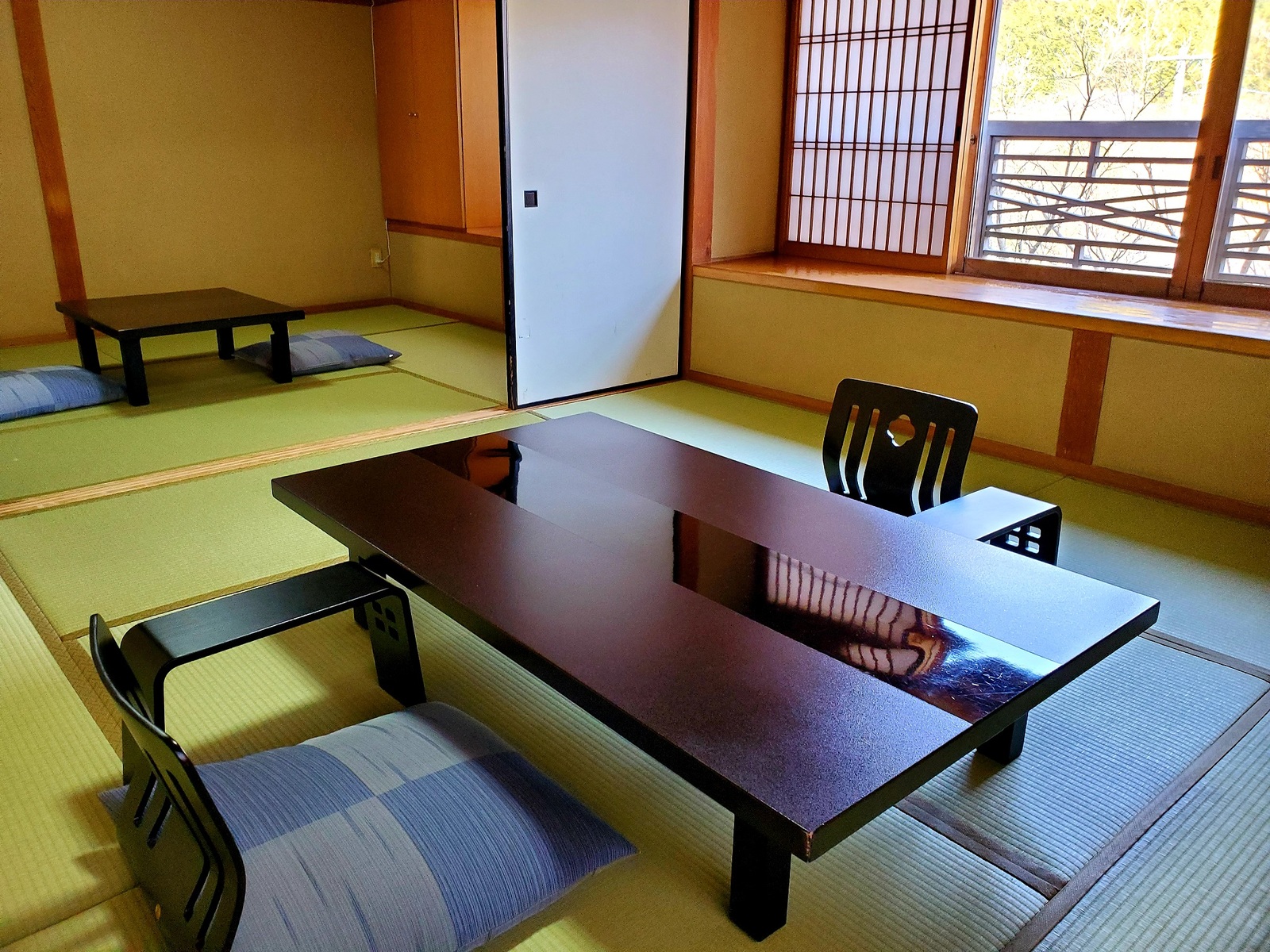 湯布院　山灯館 ２階　二間続き和室