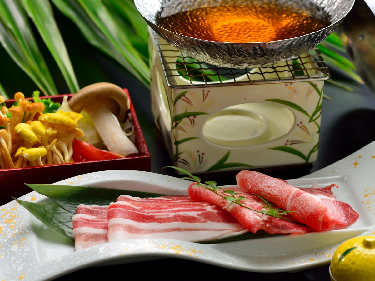 指宿ロイヤルホテル 指宿ロイヤルホテル一押し！2食付き薩摩六白黒豚しゃぶしゃぶコース