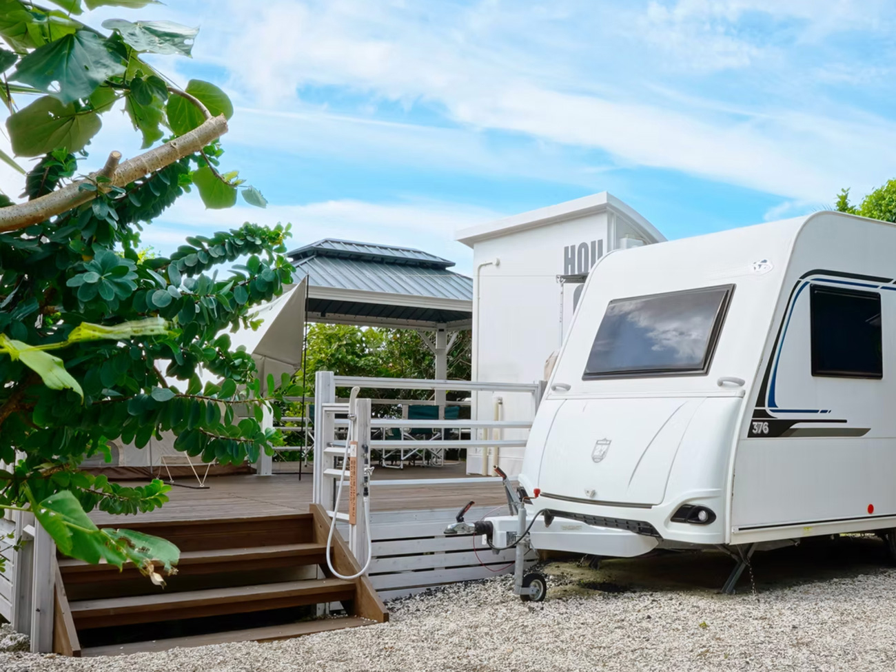 奄美温泉　大和　ハナハナビーチリゾート トレーラー小　トリガノエメロード最大３名