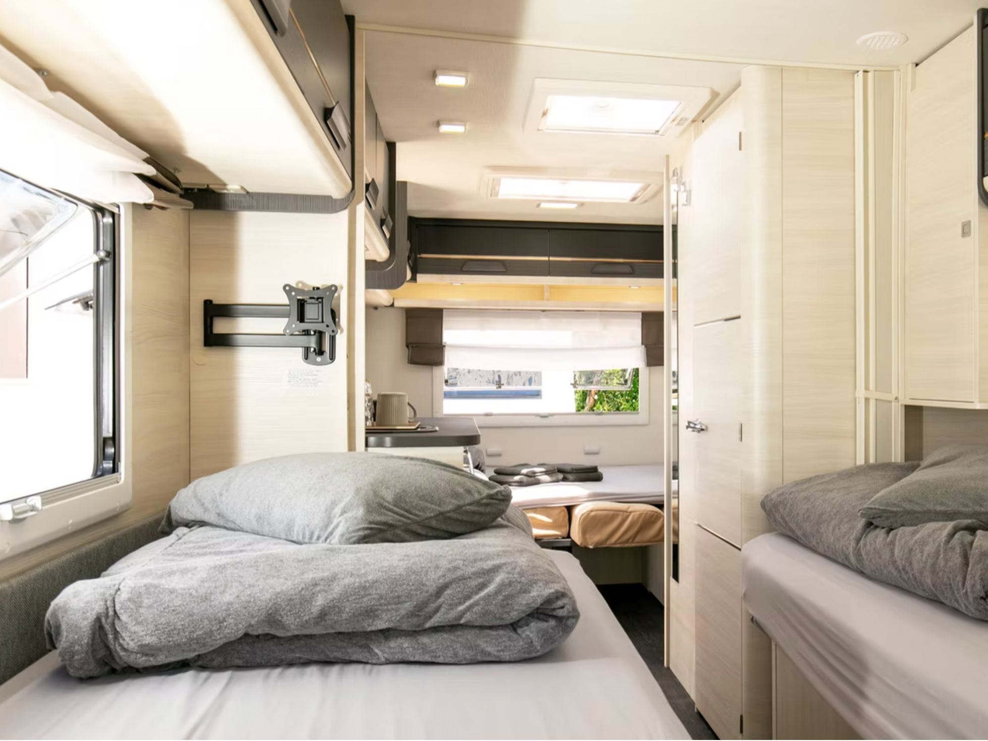 奄美温泉　大和　ハナハナビーチリゾート 少人数からファミリーまで使えるレイアウト。