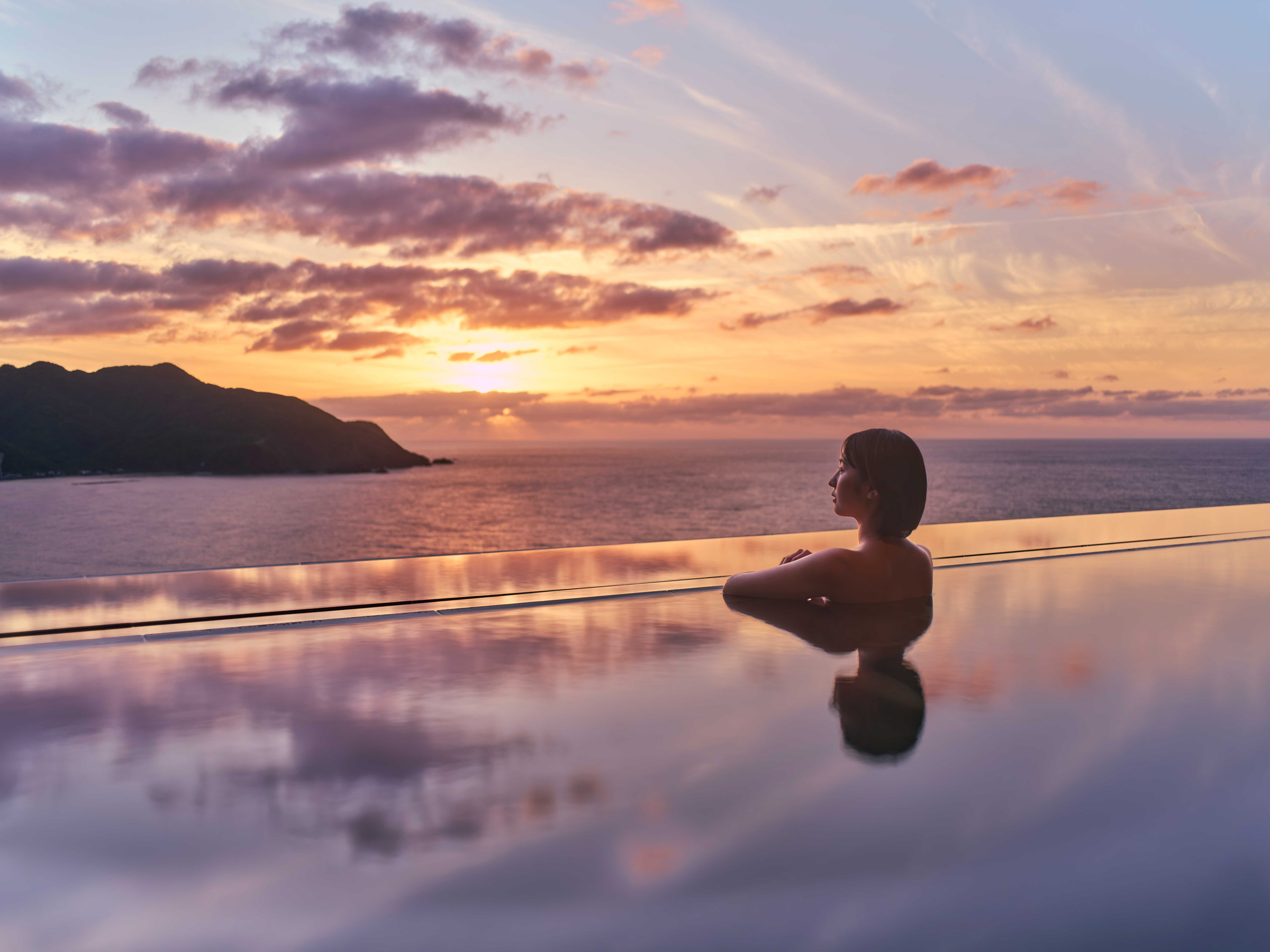 奄美温泉　大和　ハナハナビーチリゾート 【１棟貸し】（朝食付き）天然温泉・サウナ・屋外プール終日利用OK！無料駐車場完備