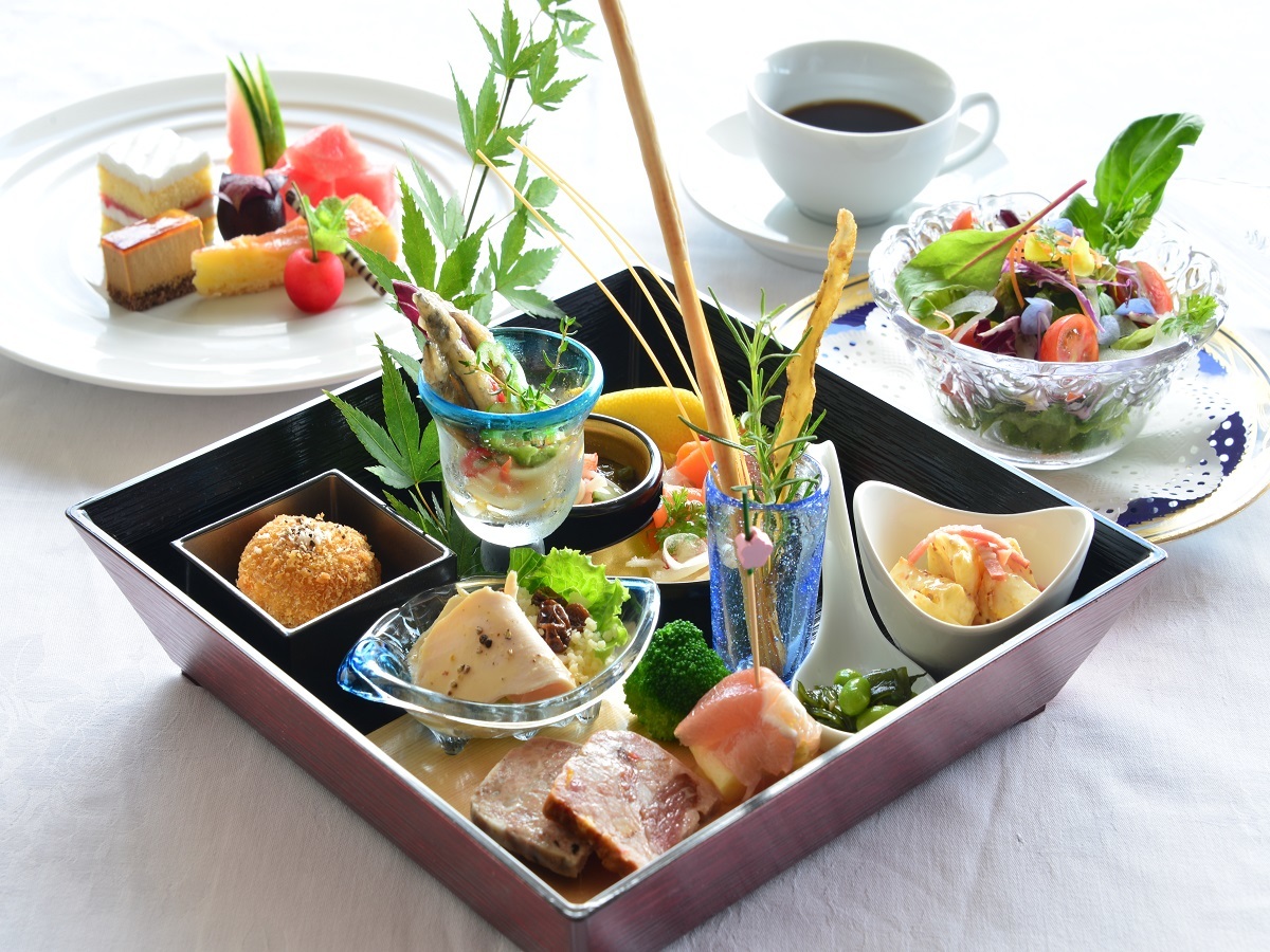 さつまリゾートホテル 【黒豚しゃぶしゃぶコース】メインは鹿児島グルメの定番！口の中でとろけるブランド豚を堪能