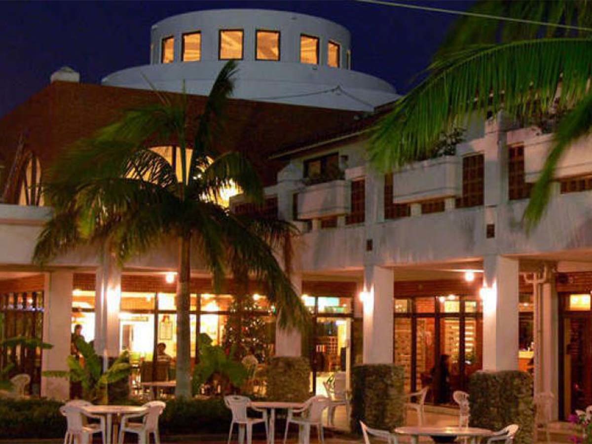 ウォーターマークホテル沖縄 久米アイランド 期間限定プラン♪ガーデンプールでの夕食BBQ付（夕朝食付）