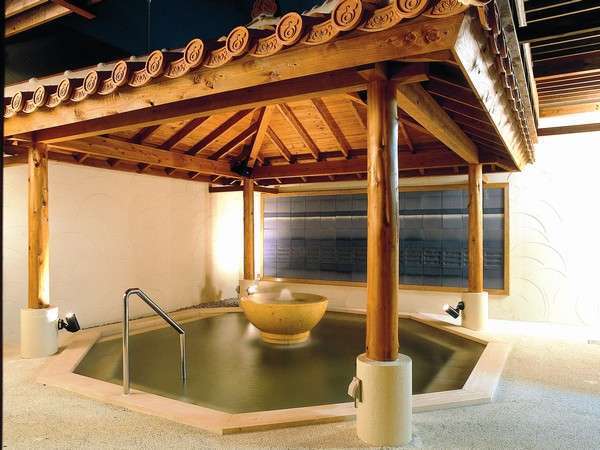 ザ・ビーチタワー沖縄 【基本プラン／夕朝食付】7色に輝く東シナ海がすぐ目の前！人気の北谷エリアで23階建ての高層ホテル！