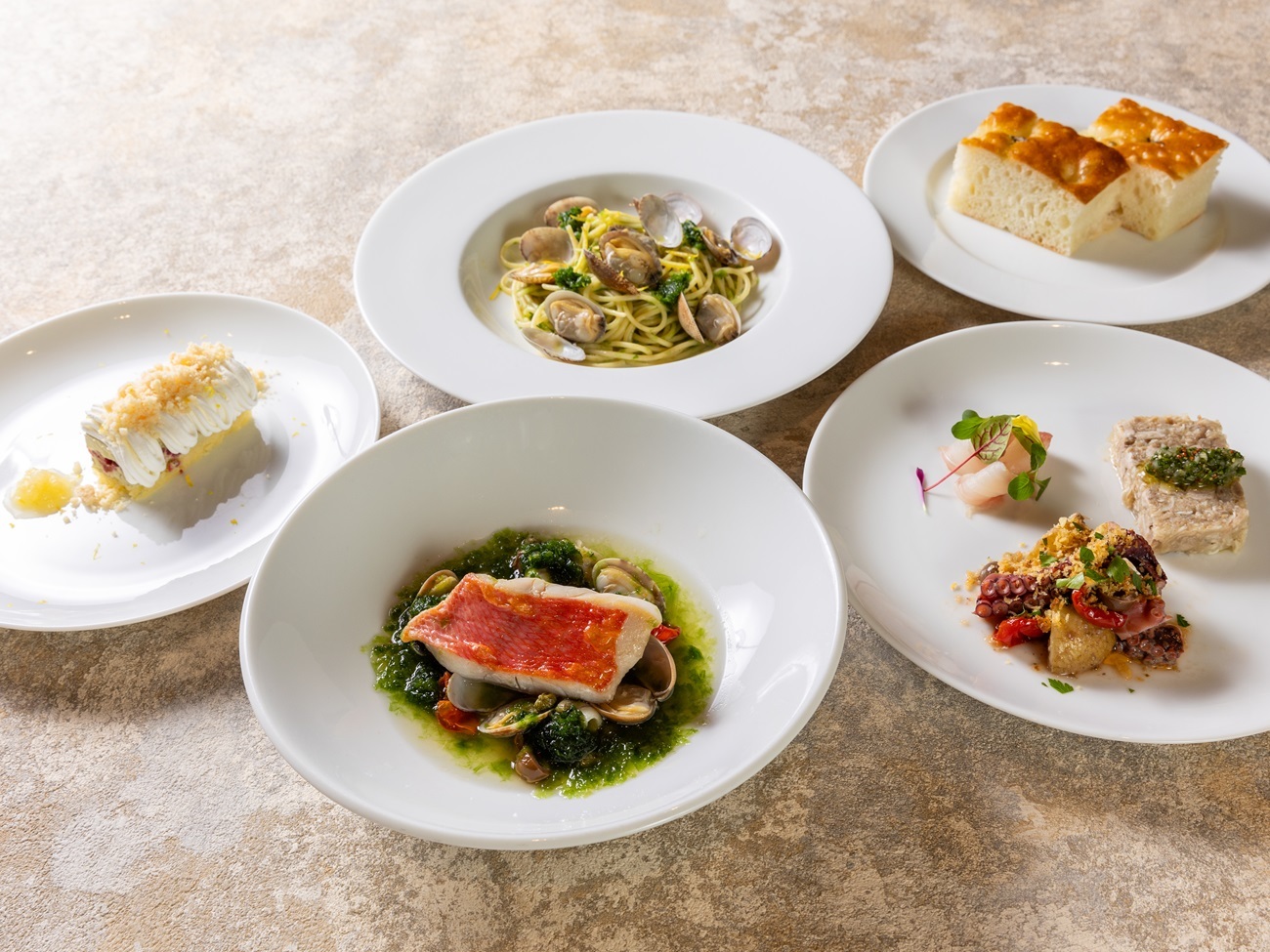 ハイアット リージェンシー 瀬良垣アイランド 沖縄 【3連泊以上のご予約がお得！】イタリアンディナー（ご滞在期間中、1回付与）／朝食ブッフェ付