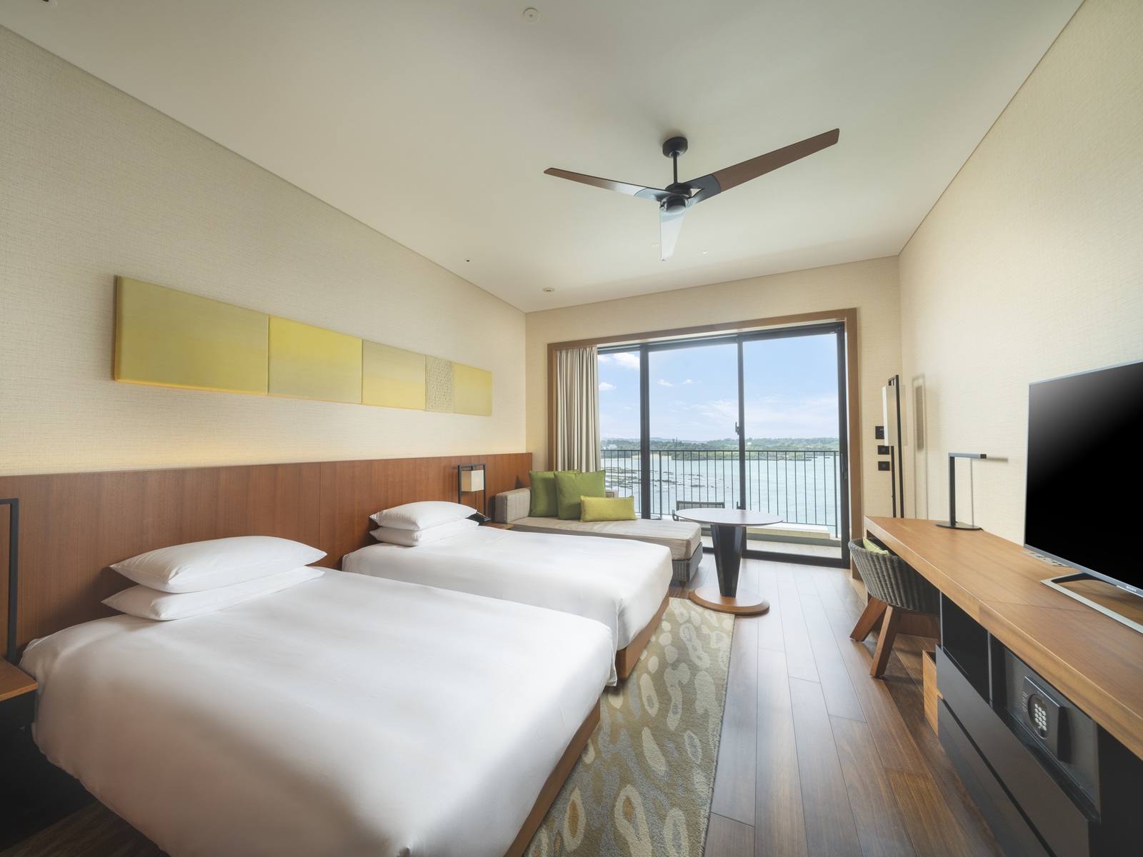 ハイアット リージェンシー 瀬良垣アイランド 沖縄 【ラグーンビュー ツイン】お部屋によって景観が異なります。