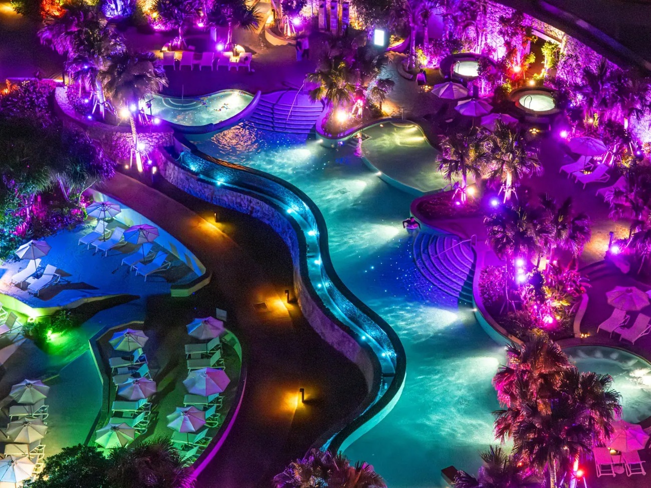 ハイアット リージェンシー 瀬良垣アイランド 沖縄 【6/19～10/12限定】＜ナイトプールサイドでの飲み放題＞ご滞在期間中、1回付与／朝食ブッフェ