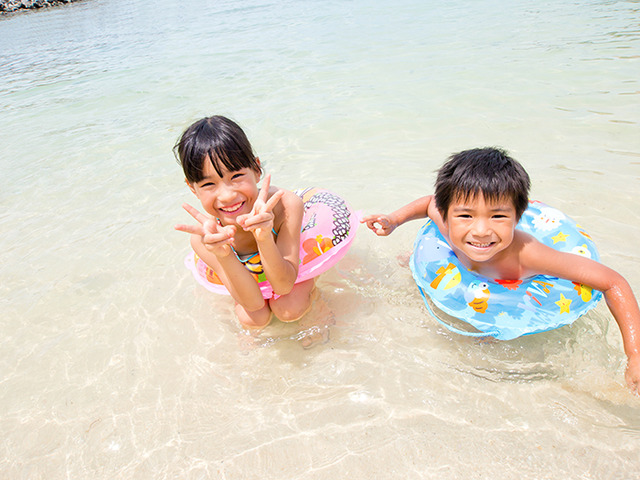 ルネッサンスリゾートオキナワ 【夏の思い出★家族の夏旅決定版】海遊び♪うきわ半額チケット＆かき氷！館内利用券5,000円、お子様へアニマルぬいぐるみプレゼント　16時チェックイン＜2泊～＞