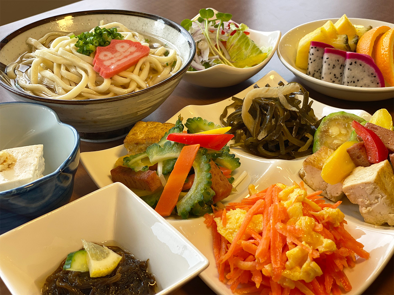 南西観光ホテル 最上階レストランで那覇の市街地を眺めながらご朝食をお楽しみください♪＜スタンダードプラン・朝食付＞