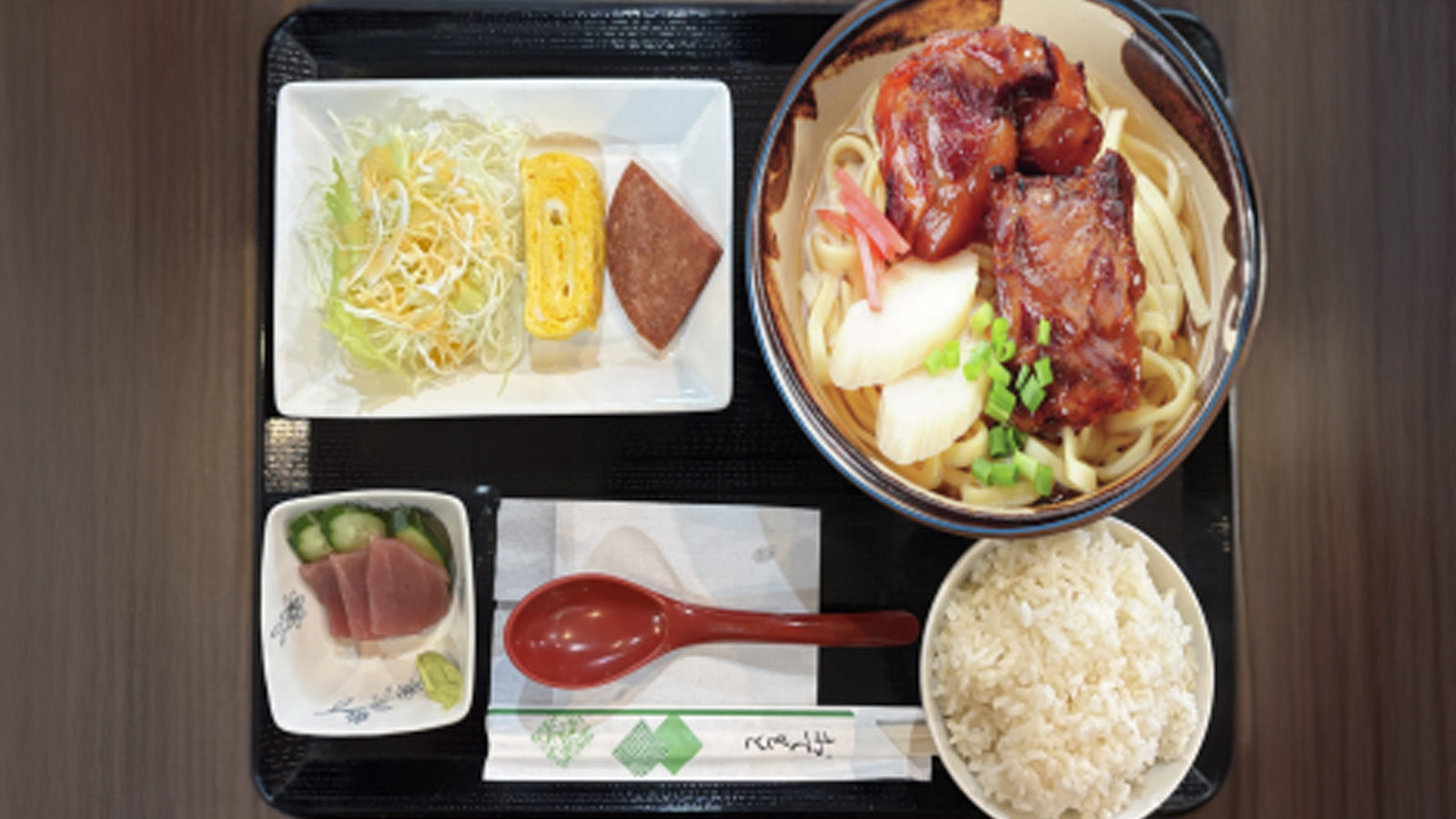 ビクトリアホテル 【夕朝食付】選べるディナー(沖縄そば/ソーキそば)＋パンバイキング朝食