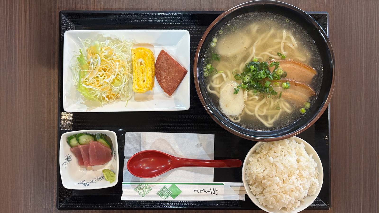 ビクトリアホテル 【早割45日】【夕朝食付】選べるディナー(沖縄そば/ソーキそば)＋パンバイキング朝食