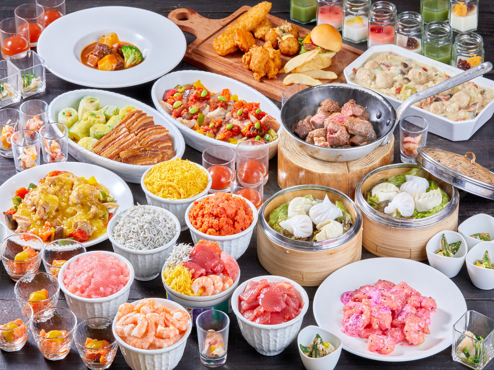 ホテルマハイナウェルネスリゾートオキナワ 【旬を味わうディナービュッフェ】50種類以上の豊富なメニュー！キッズコーナーも充実（夕朝食付）