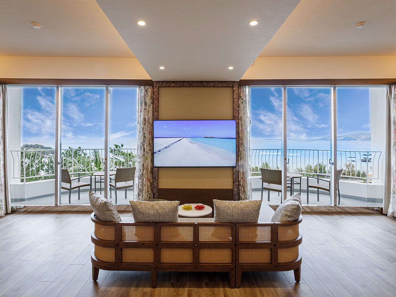 沖縄かりゆしビーチリゾート・オーシャンスパ ユニバーサルコーラルビュー／オーシャンフロント（2階）