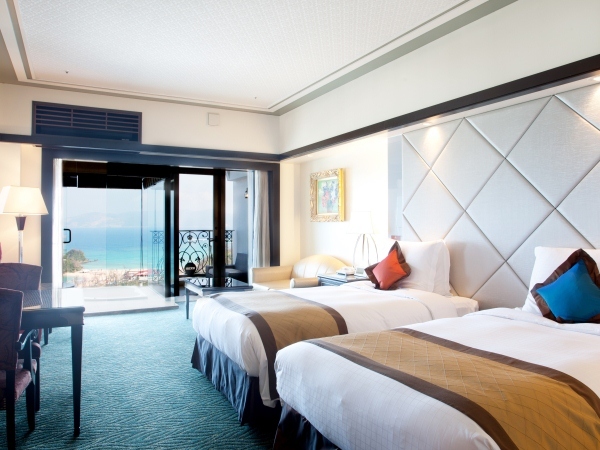 OKINAWA KARIYUSHI RESORT EXES ONNA ≪ロイヤルプールスイート≫大人のための、ラグジュアリー...