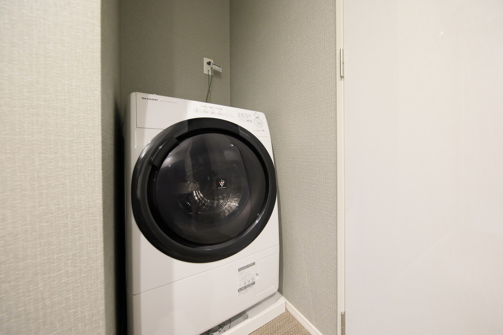 VIVOVIVA石垣島 【客室】全部屋ドラム式洗濯乾燥機を設置しております。